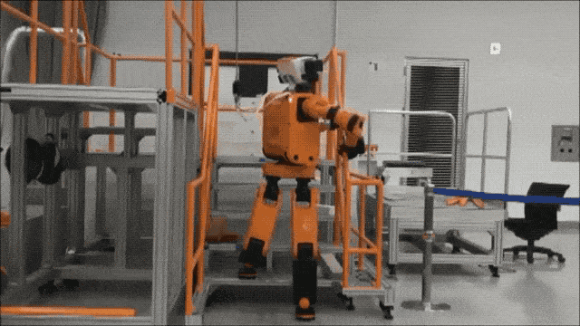 Человекоподобный робот-спасатель Honda E2 DR