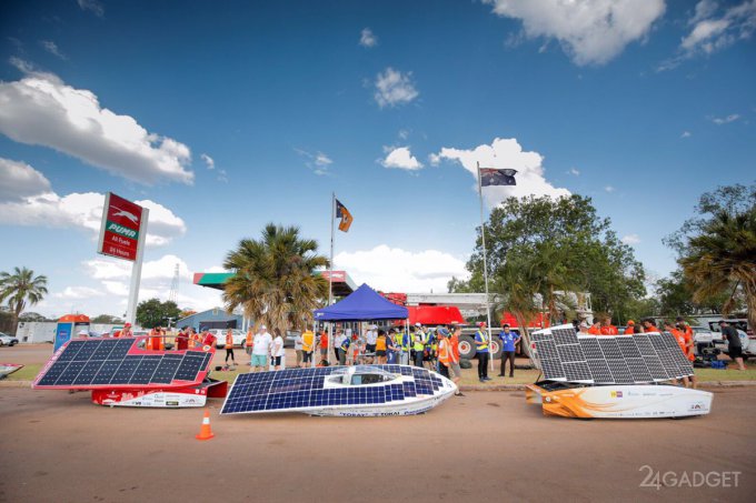 В Австралии стартовали гонки солнцемобилей (27 фото + 2 видео)
