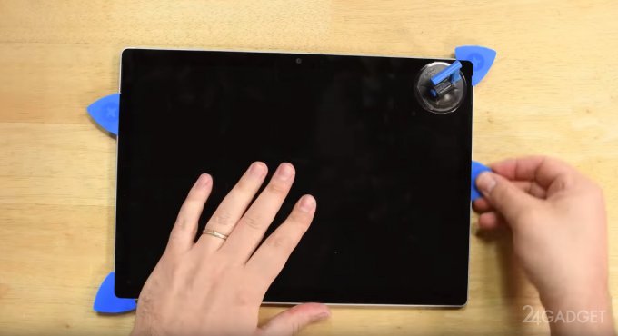 Microsoft Surface Book 2 огорчил мастеров iFixit (10 фото + видео)