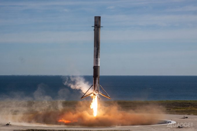Илон Маск запустил к МКС подержанные ракету и грузовую капсулу (6 фото + видео)