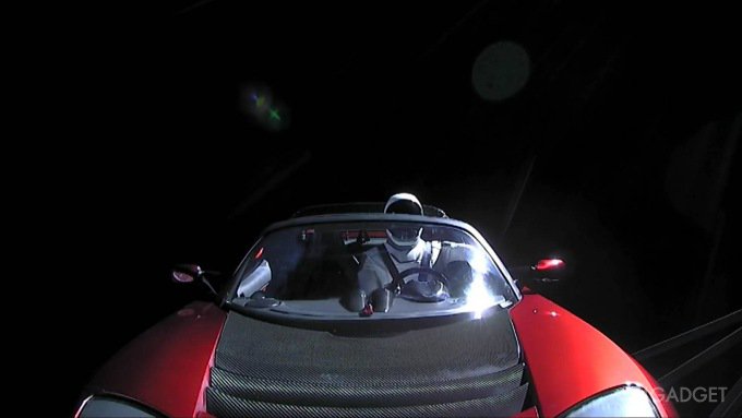 Следим в космосе за Tesla Roadster (2 фото + видео)