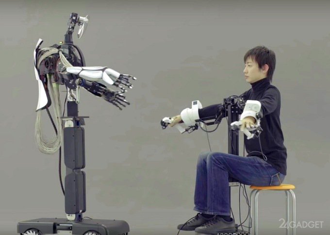 Японцы показали возможности нового робота-аватара (видео)
