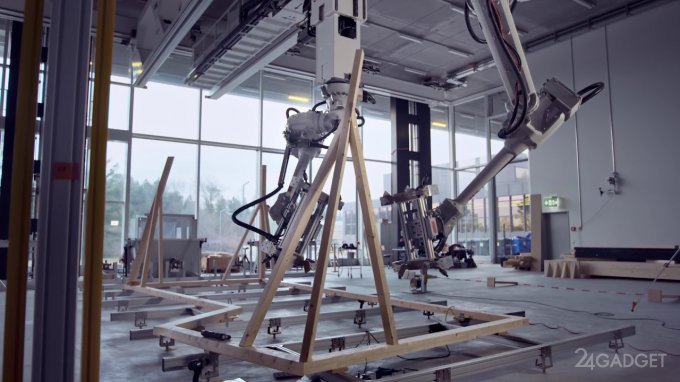 Роботов научили строить каркасы зданий (3 фото + видео)