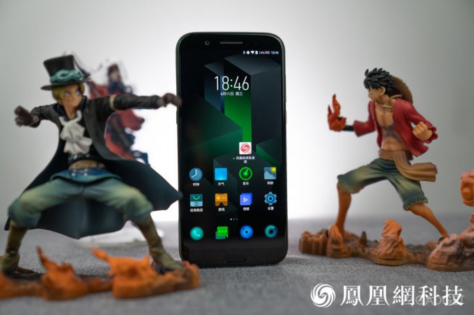 Black Shark — мощный и эффектный смартфон для геймеров от Xiaomi