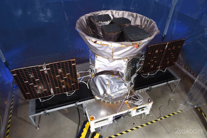 SpaceX вывел на орбиту телескоп TESS для поиска экзопланет (3 фото)