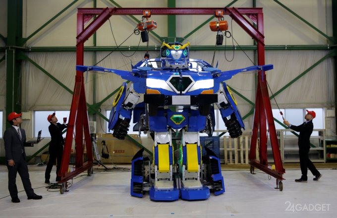 В Японии создали реального робота-трансформера (4 фото + 2 видео)