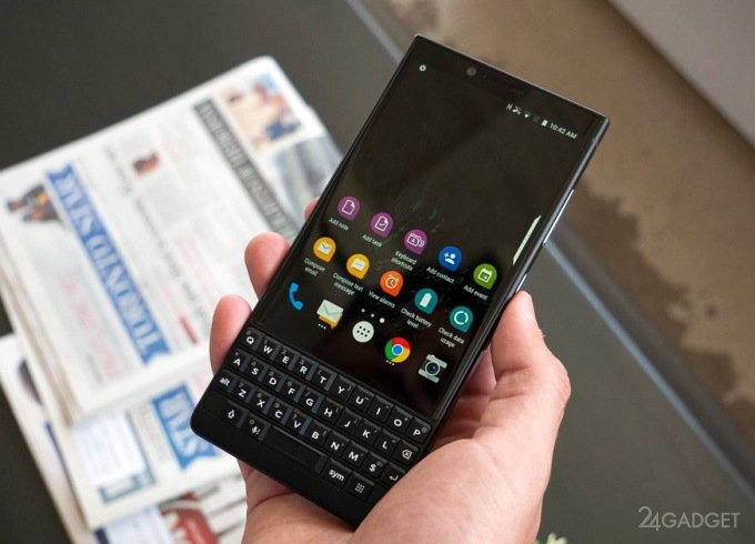 Новый смартфон от BlackBerry всё ещё кнопочный (16 фото + 2 видео)
