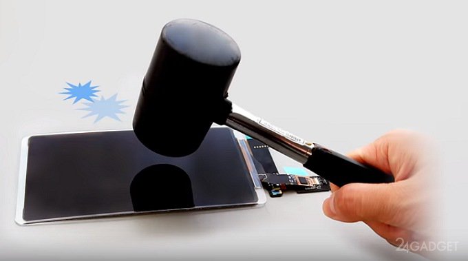 Samsung обеспечит смартфонам неубиваемый OLED-дисплей (2 фото + видео)