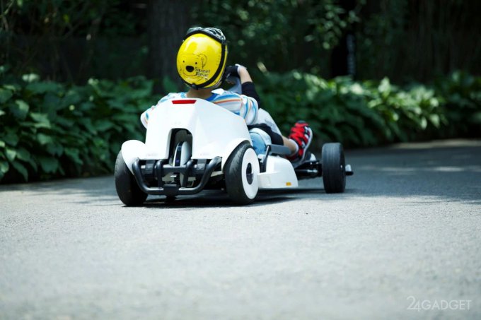 Новинка от Ninebot позволит гонять на Segway в стиле Mario Kart (5 фото)
