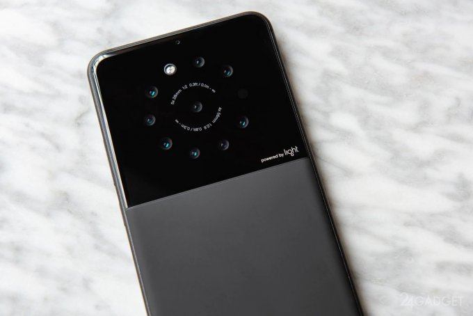 Флагман от Nokia получит возможности многомодульной камеры Light (3 фото)