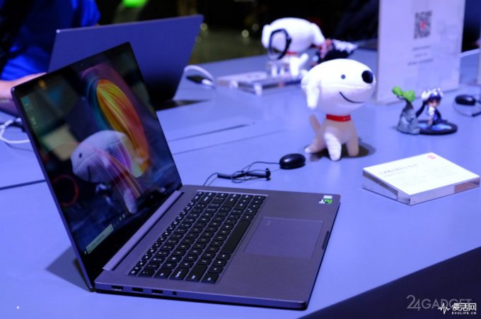 Xiaomi представила свежие версии своих ноутбуков (7 фото)