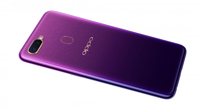 Oppo F9 — селфифон с самым маленьким вырезом в экране (7 фото + видео)