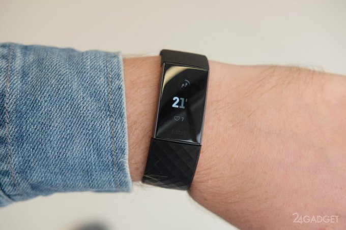Fitbit Charge 3: сенсорный фитнес-трекер с 7-дневной автономностью