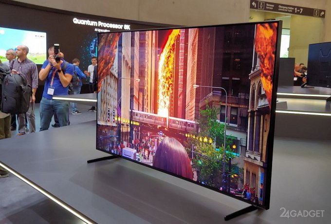 Новый телевизор от Samsung преобразовывает видео в формат 8К (7 фото)
