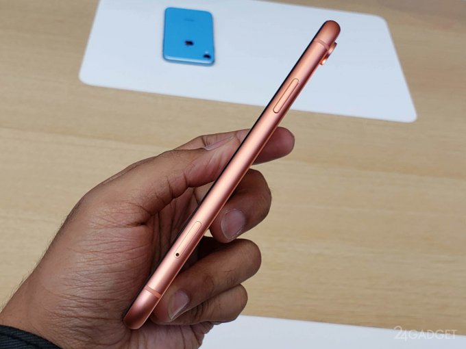 Apple выпустила доступный iPhone XR с 6 расцветками корпуса