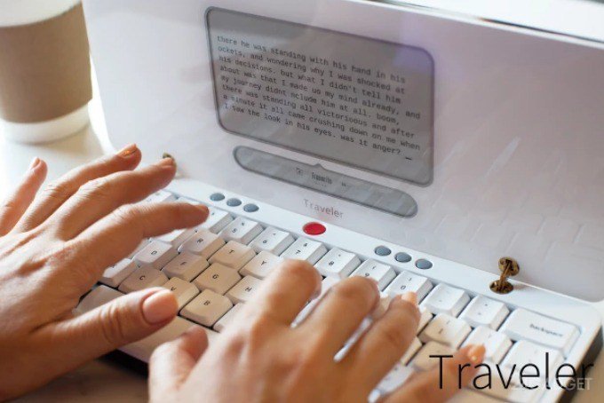 Traveler – современный аналог пишущей машинки (8 фото + видео)