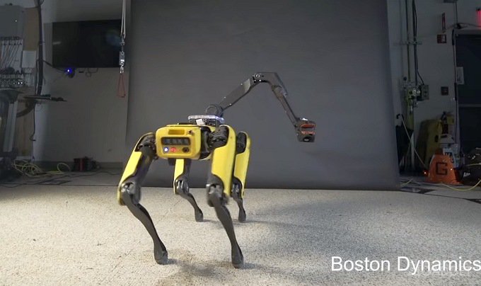 Робот SpotMini от Boston Dynamics танцует не хуже человека (3 видео)