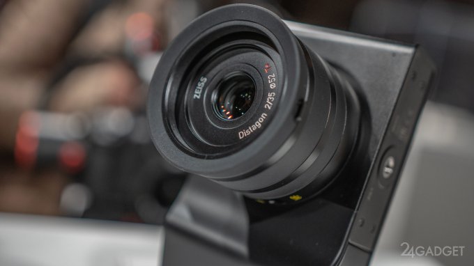 Zeiss выпустил полнокадровую камеру со встроенным Photoshop (8 фото + видео)