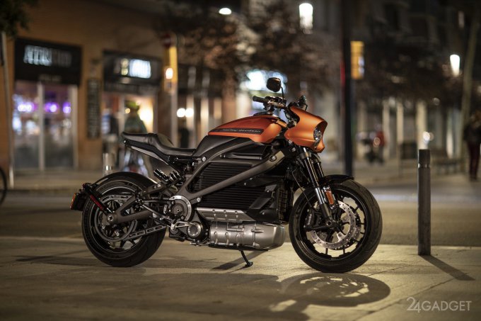 Harley-Davidson показал свой первый серийный электробайк (16 фото)