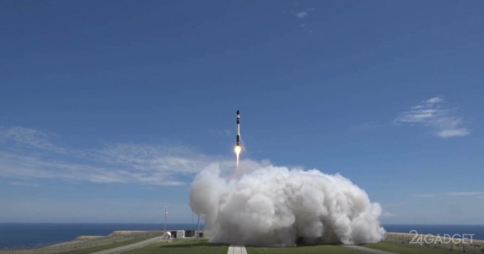 Rocket Lab выполнила первый коммерческий запуск ракеты (5 фото + видео)