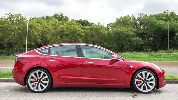 Владелец Tesla Model 3 хакнул электрокар и установил Ubuntu (3 фото + видео)