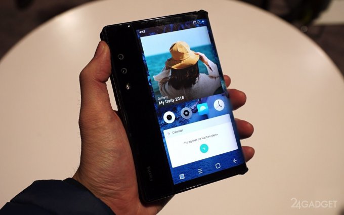 На CES 2019 привезли новый складной смартфон с гибким экраном (19 фото + видео)