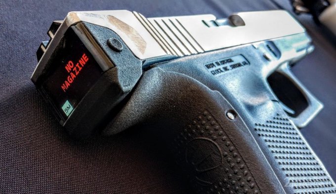 Glock 17 — "умный" пистолет с дисплеем и счётчиком патронов (5 фото)