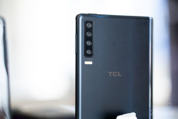 Сгибаемые смартфоны на MWC 2019 представила и TCL (13 фото)