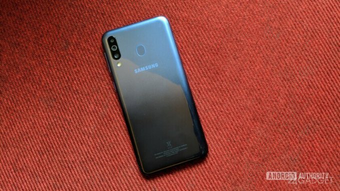 У Samsung Galaxy M30 будет батарея на 5000 мАч, тройная камера и цена 210$