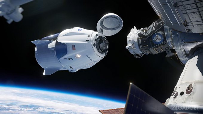 Crew Dragon запустил сигнал тревоги и состыковался с МКС