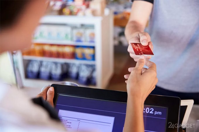 Сбербанк позволит снимать деньги с карты через кассы магазинов (3 фото)