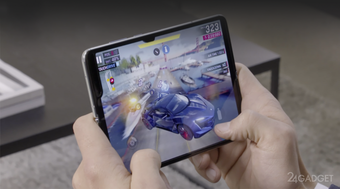 Samsung протестировала гибкий дисплей Galaxy Fold роботами (видео)