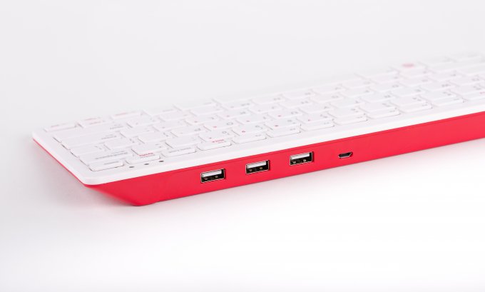 Raspberry Pi анонсировала бюджетную мышь и клавиатуру (4 фото + видео)