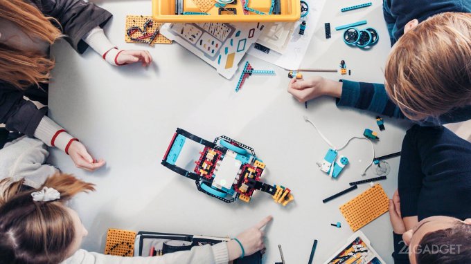 LEGO выпустила конструктор робототехники для детей (видео)