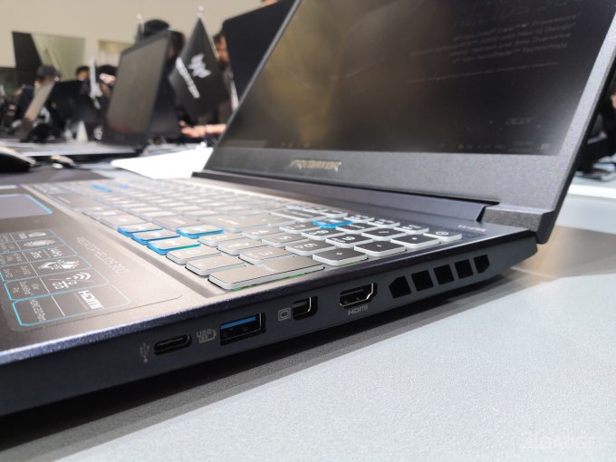 Acer показала ноутбук с выдвижной клавиатурой и другие новинки (18 фото)