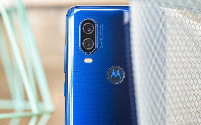 Motorola One Vision: кинематографический смартфон с 48-Мп камерой (15 фото)