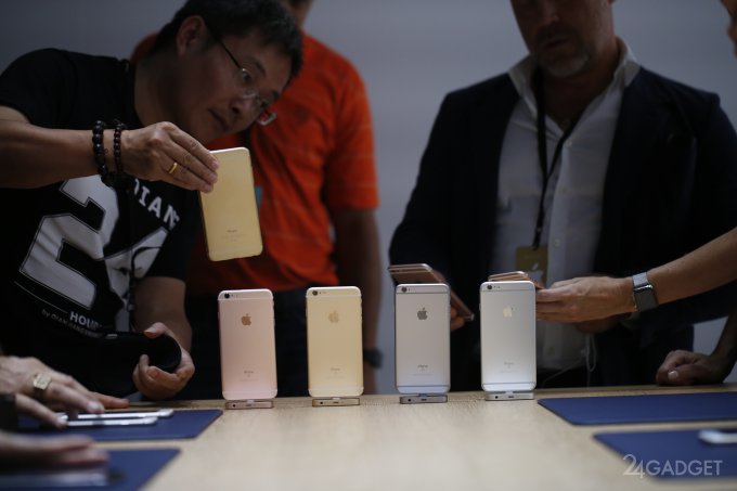 Apple больше не будет производить дешевые iPhone (2 фото)