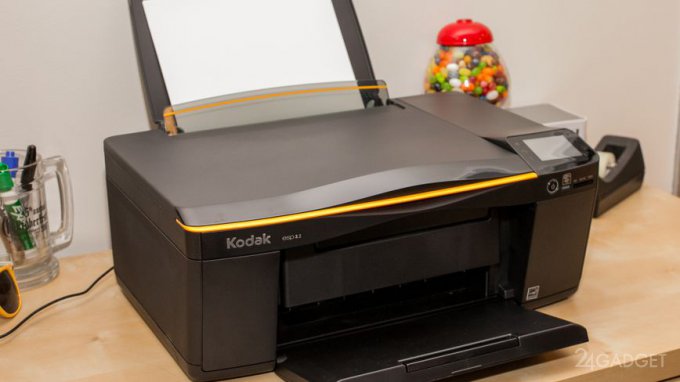 Умелец переделал принтер в ноутбук (3 фото)