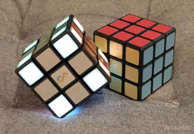 JUNECUBE - кубик Рубика, который научит себя собирать