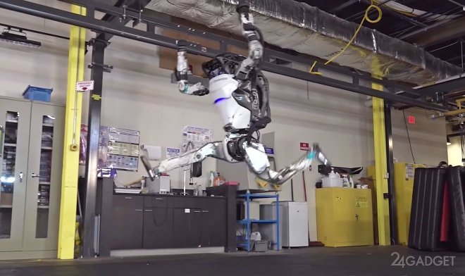 Роботы Boston Dynamics освоили сложные движения, а Spot поступил в продажу (2 видео)