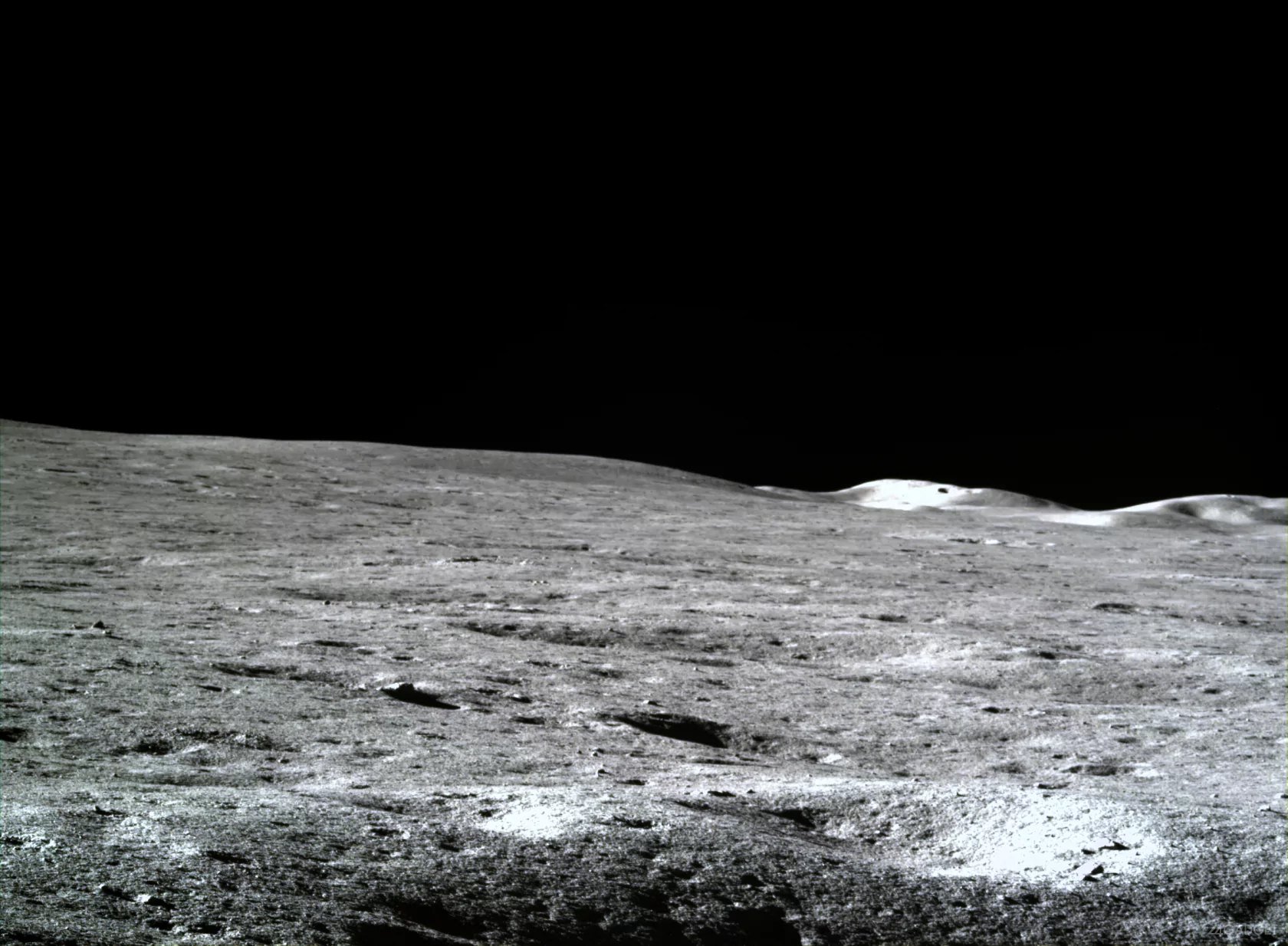 Поверхность луны фото высокого разрешения