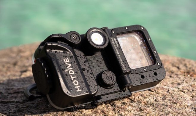 Устройство HotDive превращает смартфон в универсальный комплект для подводной съемки (2 фото + видео)
