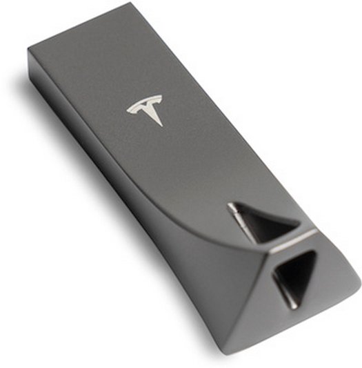 Tesla начала продажу фирменных USB-накопителей объёмом до 128 ГБ