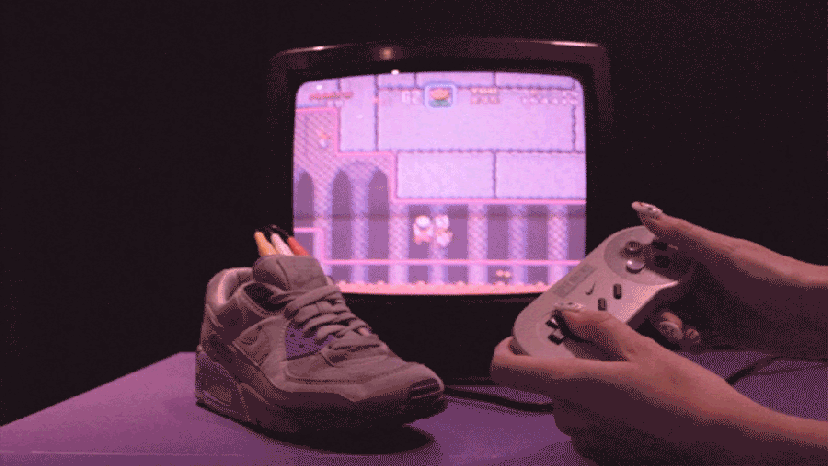 Дизайнер превратил кроссовки Nike в полноценную ретро-консоль с играми SNES
