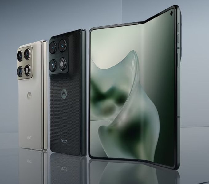 Motorola представила свой первый смартфон-книжку — Razr Fold с дисплеем 8,1″ и чипом Snapdragon 8 Gen 5 (3 фото)