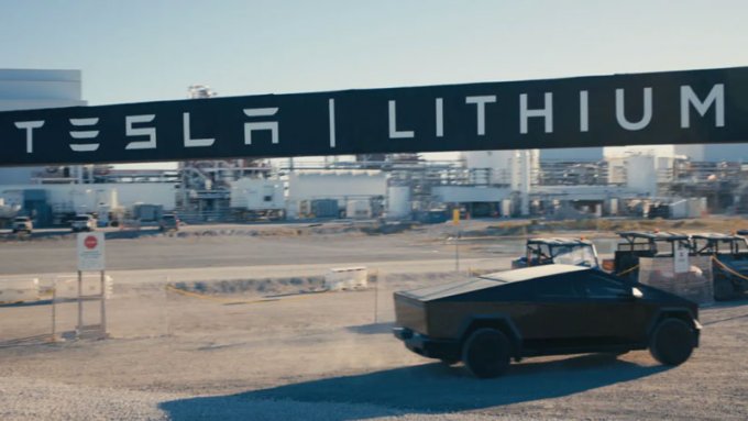 Tesla запустила первый в США завод по переработке лития из руды  Маск назвал его лицензией на печать денег (видео)