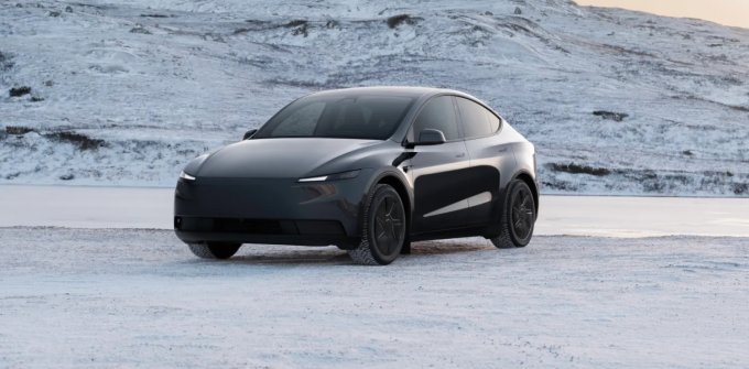 Tesla выпустила ускоренную версию электрокара Model Y (2 фото)
