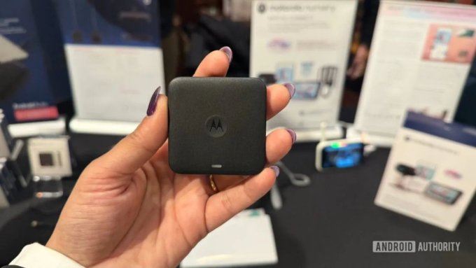 Новый беспроводной адаптер Motorola для Android Auto оценили в 40$ (3 фото)